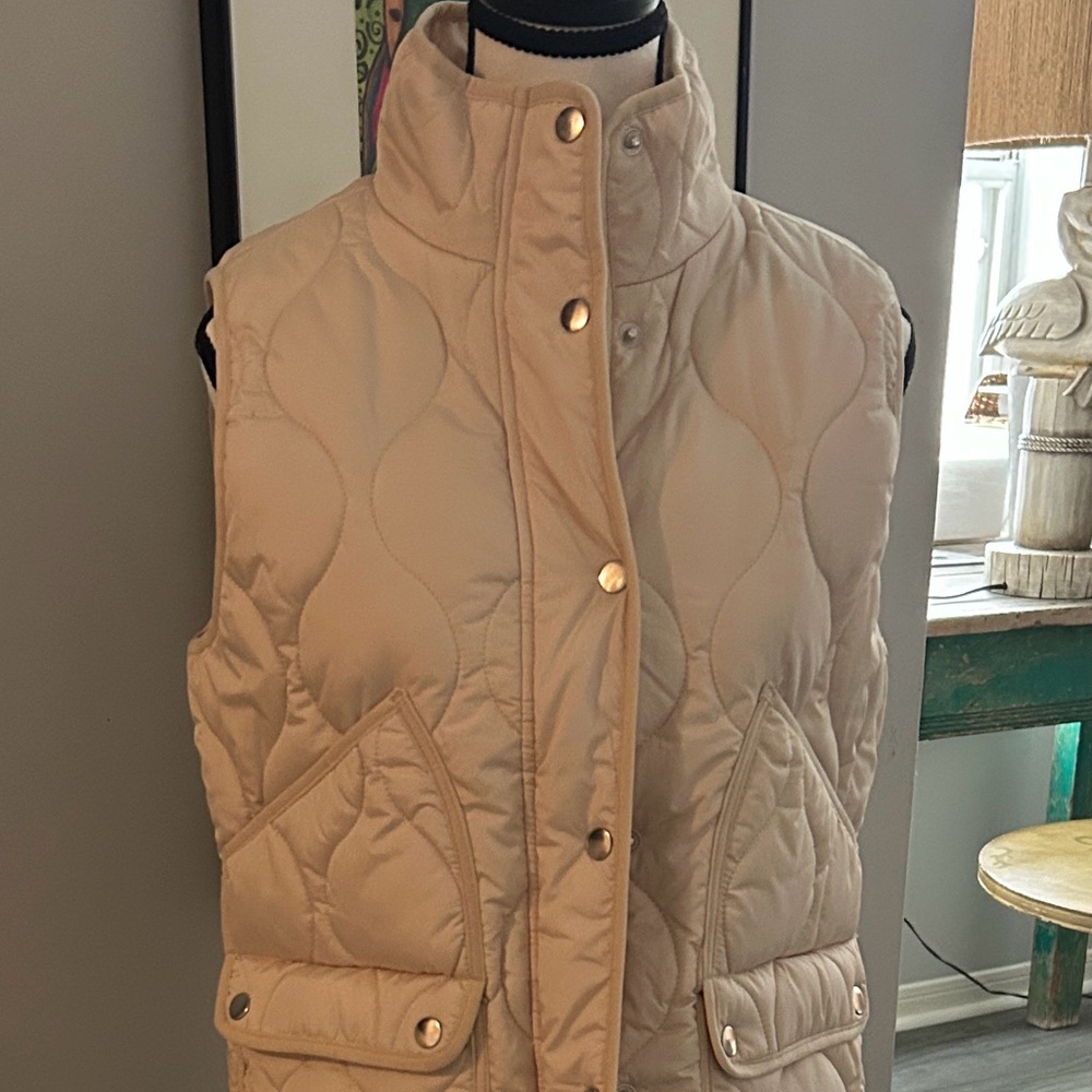 J. Crew Quilted Ivory Signature Puffer Vest, Women’s Small.